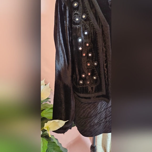 White Stag Velvet jacket embellished with silver beads, open front size Medium - Picture 10 of 11